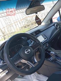 نيسان فيرسا